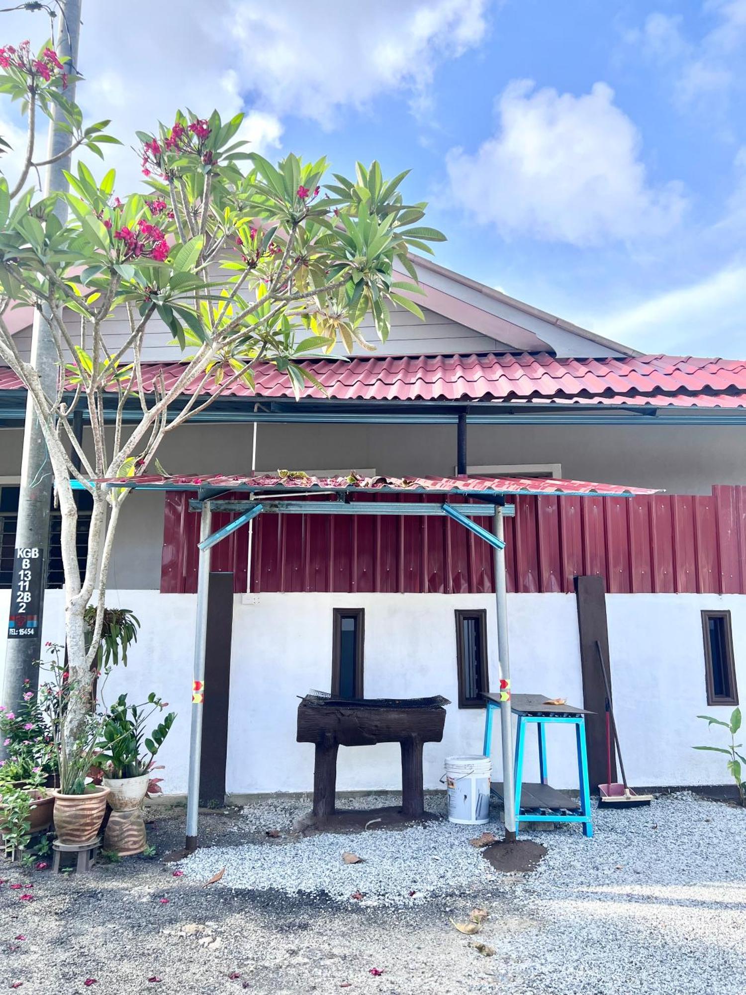 Teratai Homestay 3 Batu Buruk Kuala Terengganu Exterior foto